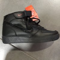 Продавам черни високи кецове Nike/Найк, снимка 1 - Кецове - 38578003