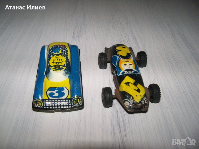 Две малки ламаринени колички от времето на соца, снимка 1