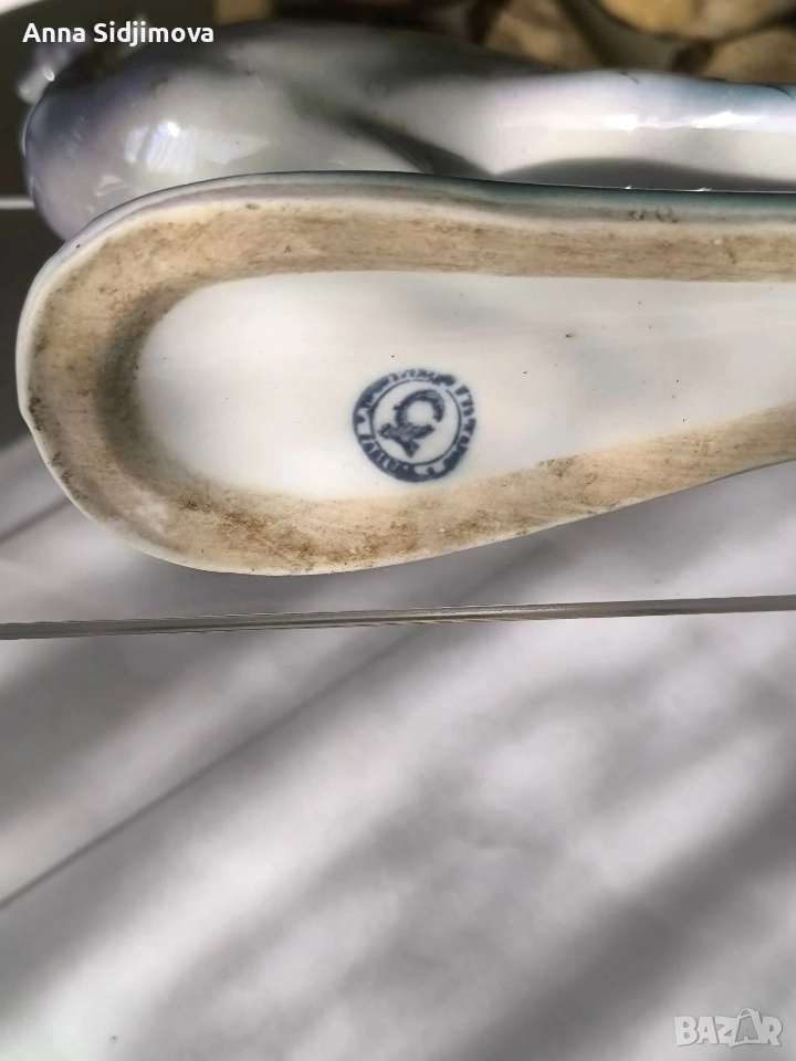 Българска порцеланова статуетка , снимка 1