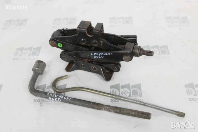  Крик и ключ за Chevrolet Aveo (2003-2011), снимка 1