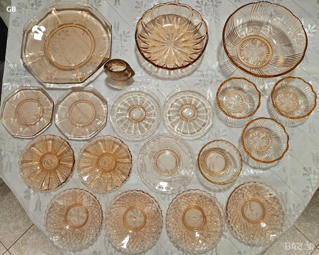 Ретро съдове от цветно стъкло за допълване на сервизи, снимка 1