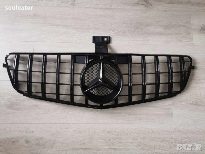 Решетка с емблема тип GT за Mercedes w204, снимка 1