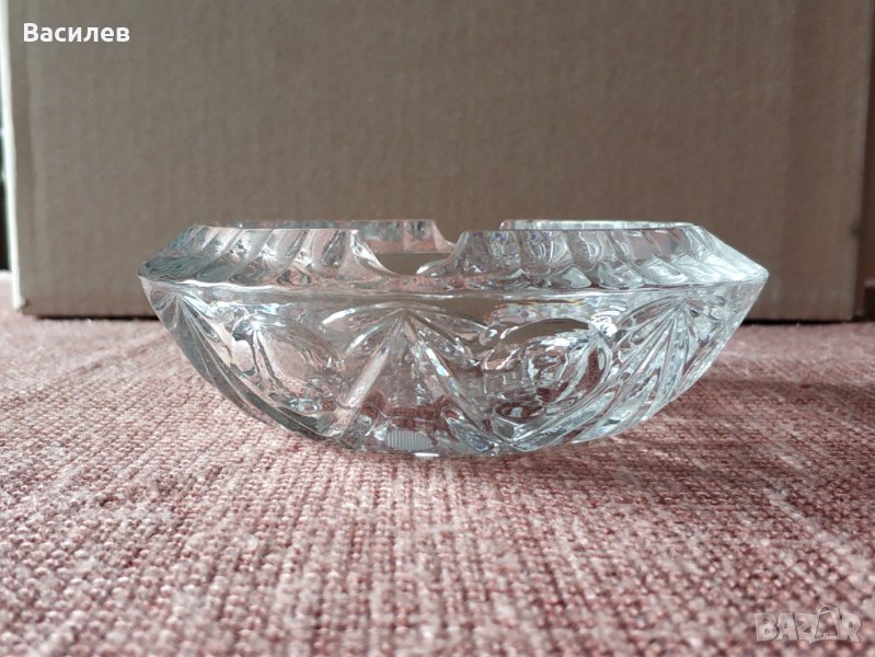 Продавам масивен кристален пепелник, снимка 1