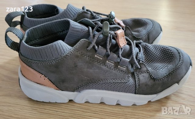Маратонки Clarks, 33,5,ти номер, снимка 3 - Детски маратонки - 44243799