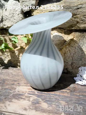 Дизайнерска ваза мраморен ефект 