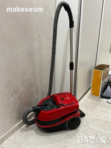 Прахосмукачкa BOSCH PROANIMAL BWD421PET ВОДЕН ФИЛТЪР, РЕГУЛАТОР НА МОЩНОСТТА 2100W, снимка 1