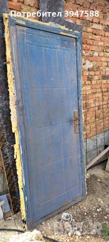 Продавам входна врата 