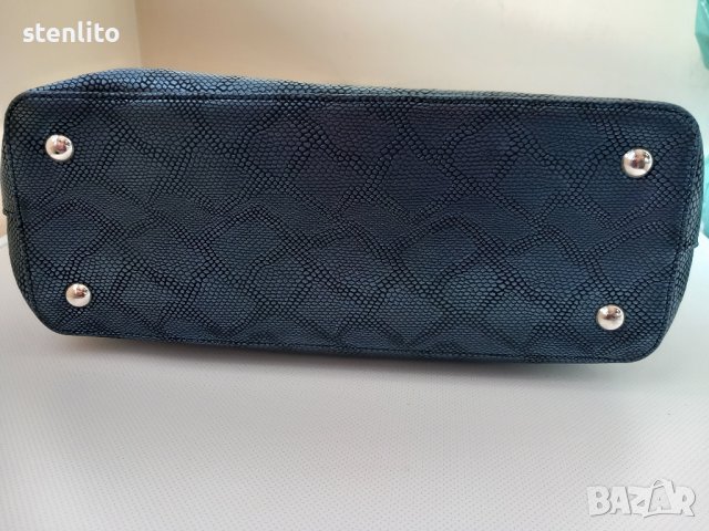 Стилна Дамска Чанта, снимка 13 - Чанти - 42863395