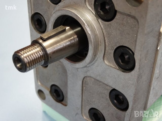 Хидравлична помпа сдвоена SAUER SUNDSTRAND, снимка 4 - Резервни части за машини - 29229582