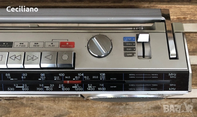 Радиокасетофон Sony CFS-330S - Japan, снимка 11 - Радиокасетофони, транзистори - 54264101