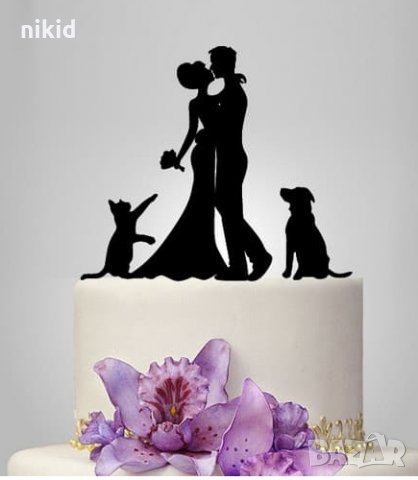 двойка младоженци с коте и куче черен пластмасов топер украса табела за сватбена сватба торта