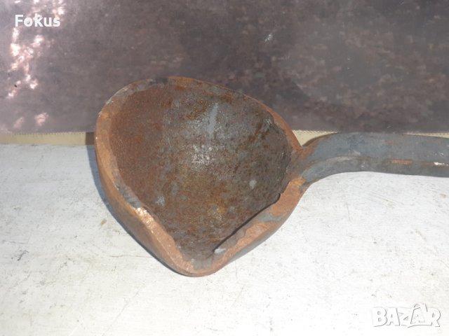 Стара голяма кована леярска лъжица инструмент, снимка 2 - Антикварни и старинни предмети - 42499047