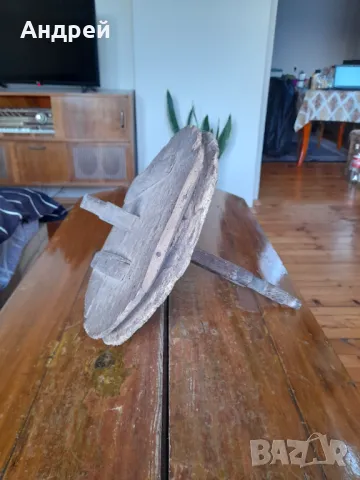 Старо дървено колело от чекрък