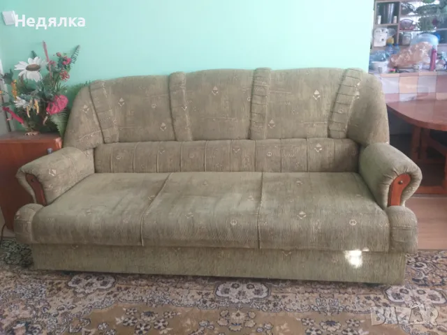 Разтегателен диван