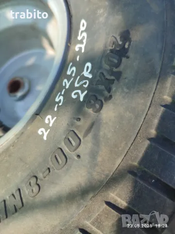 Гуми с джанти свалени от тракторна косачка 22-5-25, снимка 2 - Градинска техника - 50404220