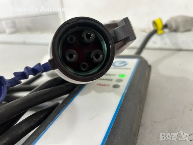 Зарядно / Станция за ел. Автомобили - Nissan 220V , снимка 2 - Части - 49795860