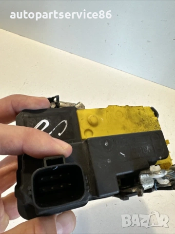 Преден ляв заключващ механизъм за врата за Volvo XC90 2.4D 185HP D5 (2007), снимка 2 - Части - 54056904