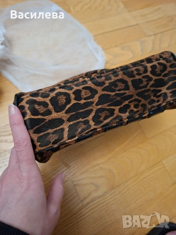 малка чанта, снимка 8 - Чанти - 54070390