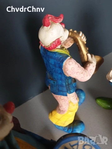 4бр Goebel Happy Clowns резин 20см/Гьобел Германия немски колекционерски фигури на клоуни-музиканти, снимка 5 - Статуетки - 46479168