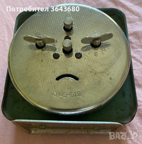 Будилник Б84 ретро, съветски, оригинал, работещ отлично., снимка 2 - Антикварни и старинни предмети - 50741579