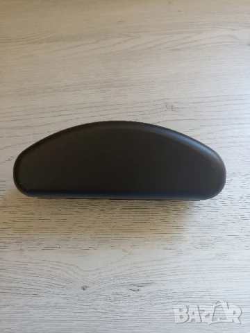 Оригинални слънчеви очила Prada,Love Moschino калъфи, снимка 7 - Слънчеви и диоптрични очила - 51326448