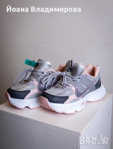 Дамски маратонки Nike, снимка 1