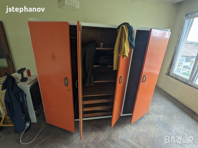 Подарявам 3 крилен гардероб гр. Стара Загора