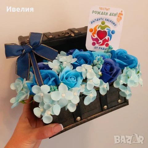 Букет от сапунени рози в дървено сандъче, снимка 1