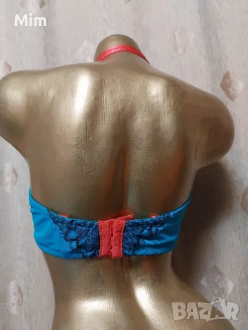 Hunkemoller 85 E Сутиен цвят електриково с камъчета , снимка 4 - Бельо - 49488544