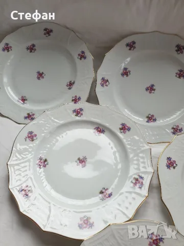 Комплект порцеланови чинии, снимка 5 - Антикварни и старинни предмети - 50237202