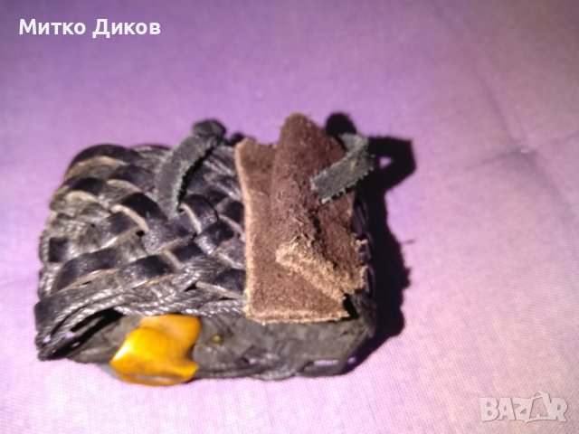 Гривна ръчна изработка естествена кожа 185х40 мм с камък нефрит 41х29х12мм за късмет, снимка 2 - Гривни - 44202031