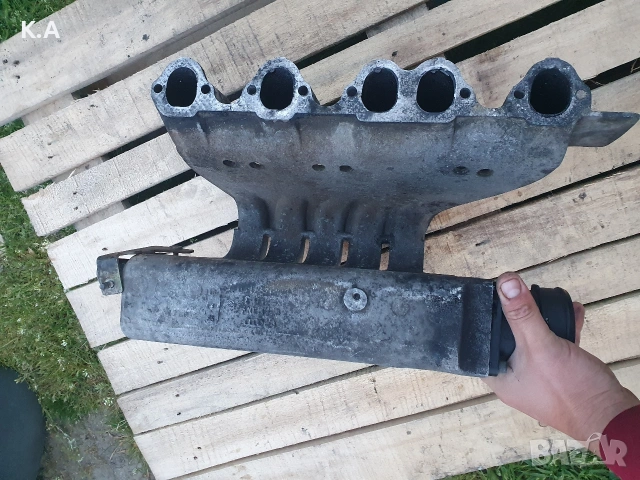 Всмукателен колектор VW Transporter T4 2.4 , снимка 2 - Части - 54346604