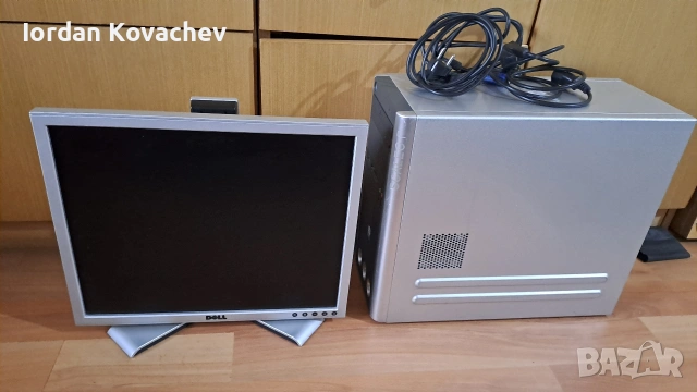 монитор dell, снимка 3 - За дома - 53964641