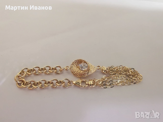 Златна дамска гривна с циркон 1, снимка 4 - Гривни - 52497593