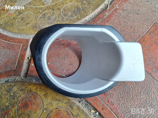 Дясна Декоративна Решетка Около Халогена Форд Рейнджър  2012-2015 Година  Ford Ranger 