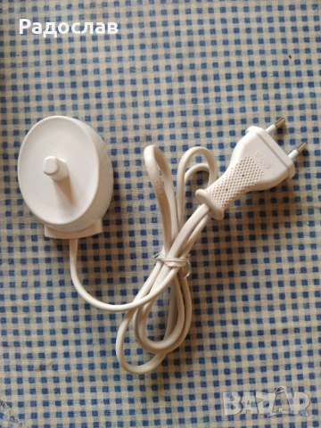 BRAUN зарядно за четки за зъби 