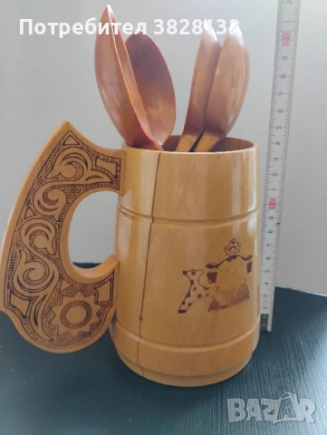 винтидж дървена халба с лъжици