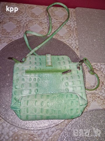 Зелена чанта от естествена кожа, снимка 2 - Чанти - 38639204