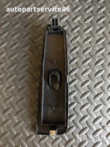 Рамка на превключвател за стъкло на дясна врата за KIA Opirus 3.5 (2006) 612W18610, снимка 2 - Части - 53282196