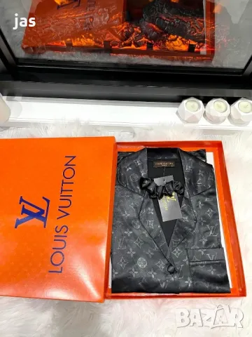 Сатенена пижама Louis Vuitton, снимка 1 - Пижами - 48552464