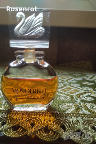   намален gloria vanderbilt  оригинален винтидж парфюм  