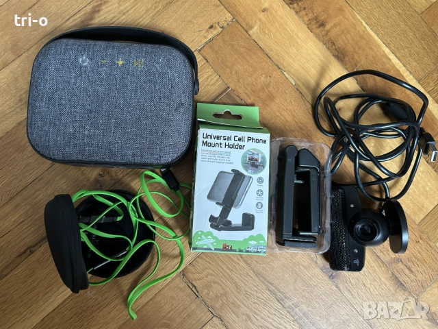 Лот колонка, слушалки, камера и поставка за телефон