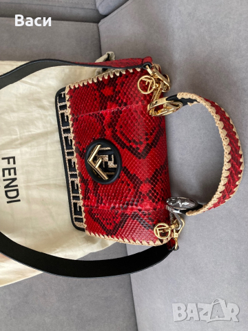 FENDI чанта естествена кожа, снимка 3 - Чанти - 44671724