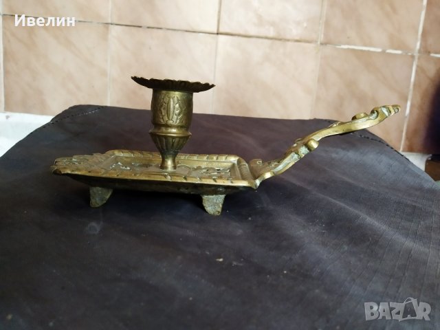 преносим бароков свещник от бронз, снимка 2 - Антикварни и старинни предмети - 29849426