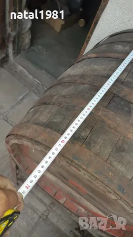 Дървено буре със стойка, снимка 3 - Бидони, бурета и бъчви - 56153582