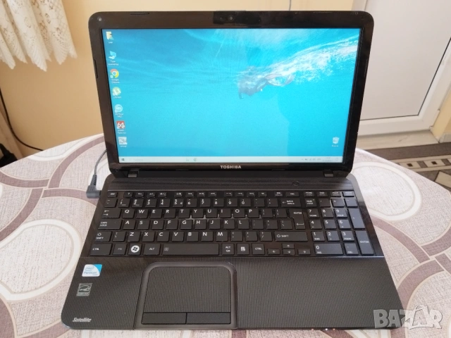 Лаптоп Toshiba Satellite C850, снимка 4 - Лаптопи за дома - 53109332