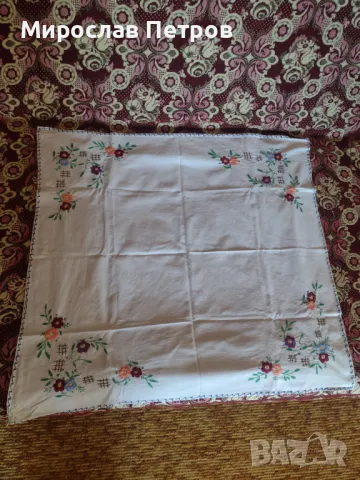 Старовремска текстилна украса за стена