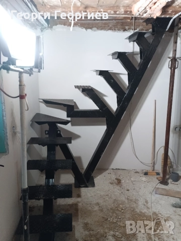 Продавам Метална стълба