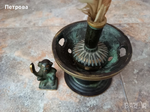 Бронзов свещник , снимка 2 - Декорация за дома - 52003977
