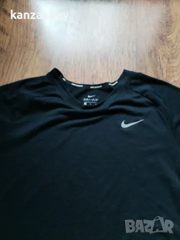 Nike - страхотна дамска тениска М, снимка 2 - Тениски - 50367176